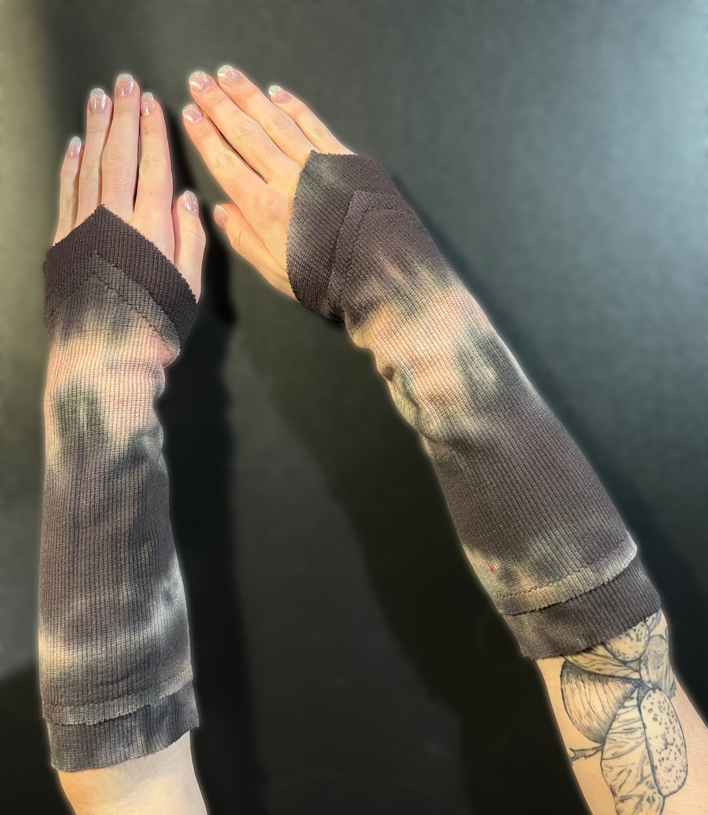 Gauntlet Armwarmers in your choice of colorway