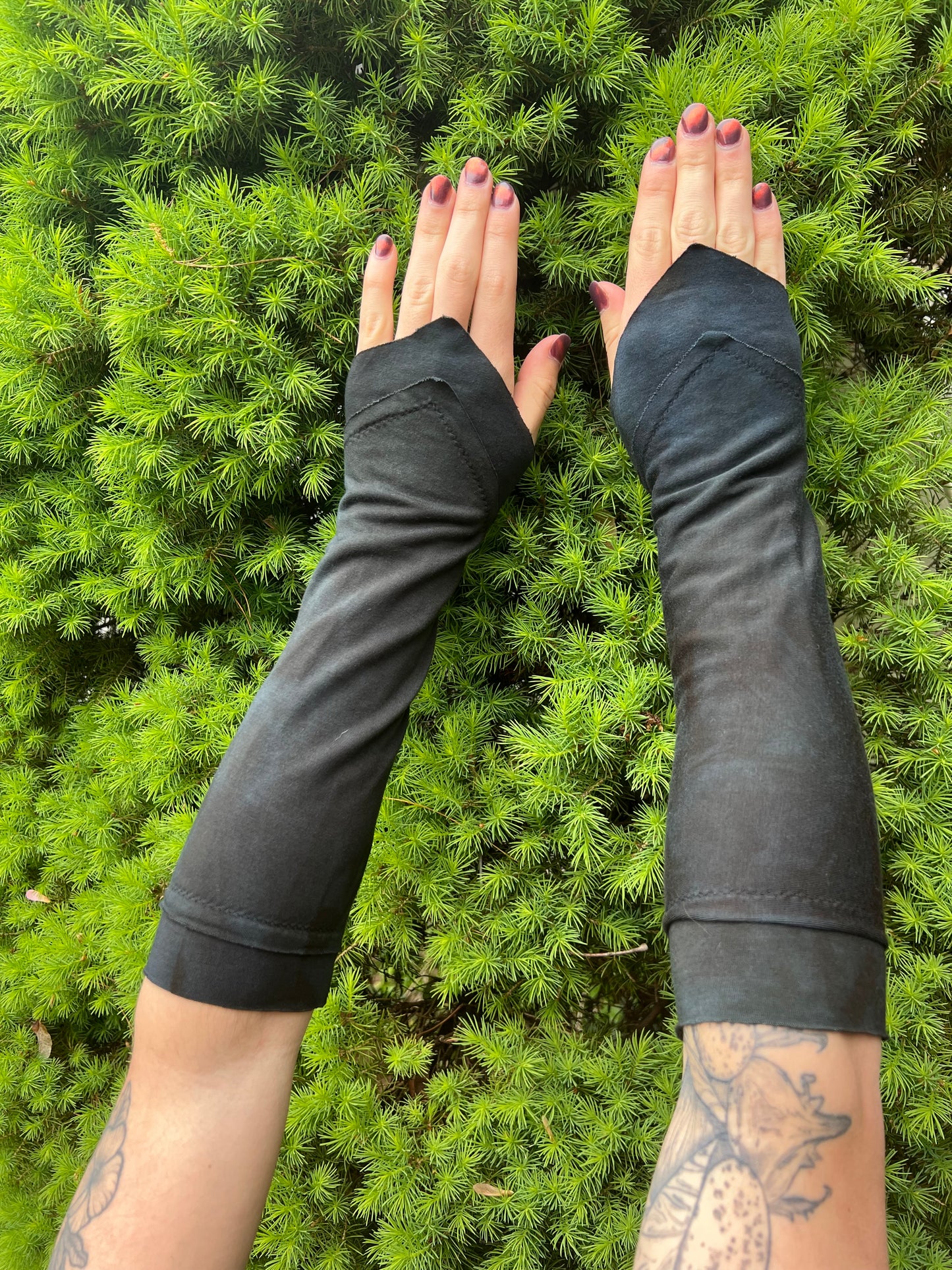Gauntlet Armwarmers in your choice of colorway