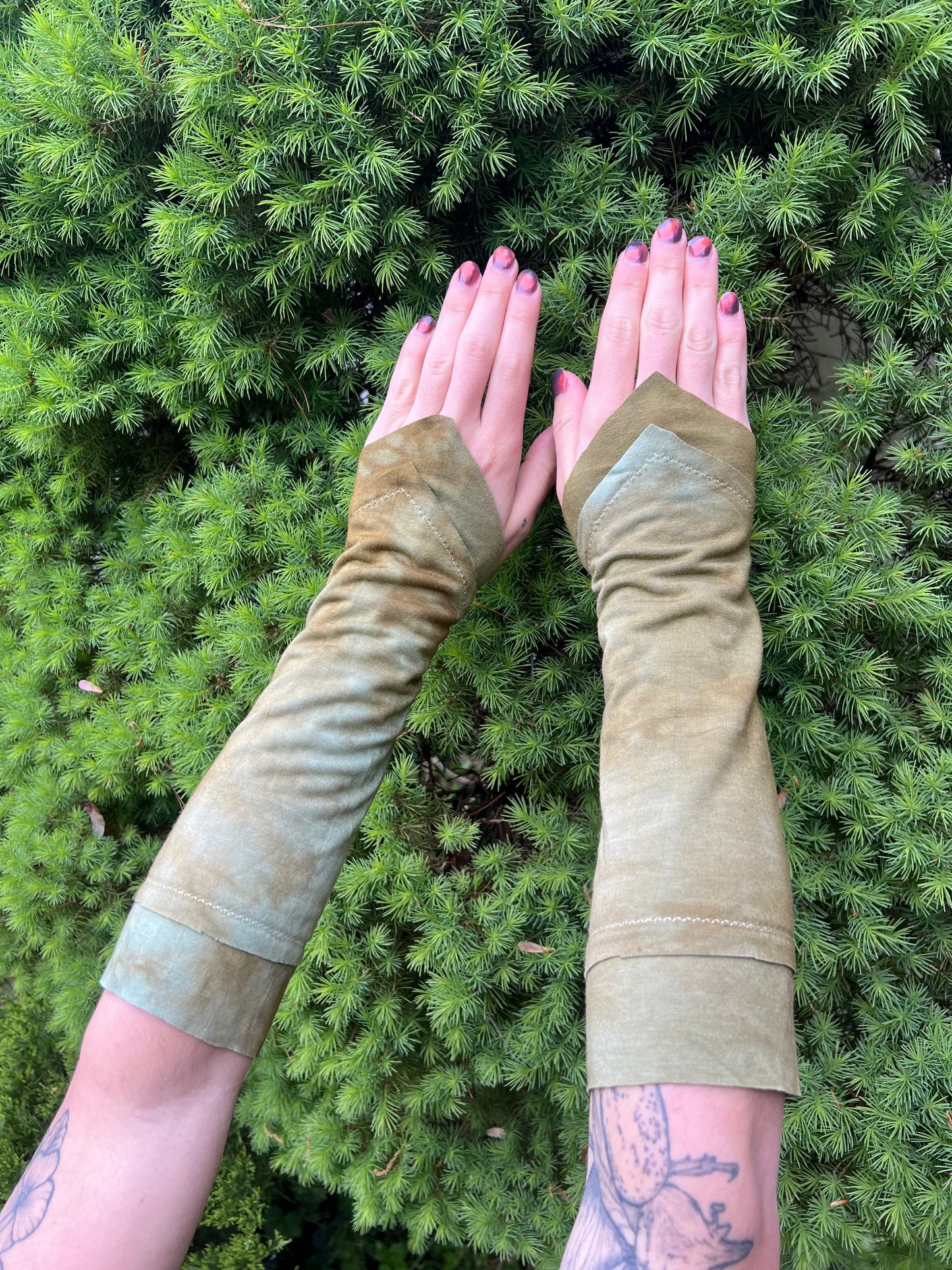 Gauntlet Armwarmers in your choice of colorway