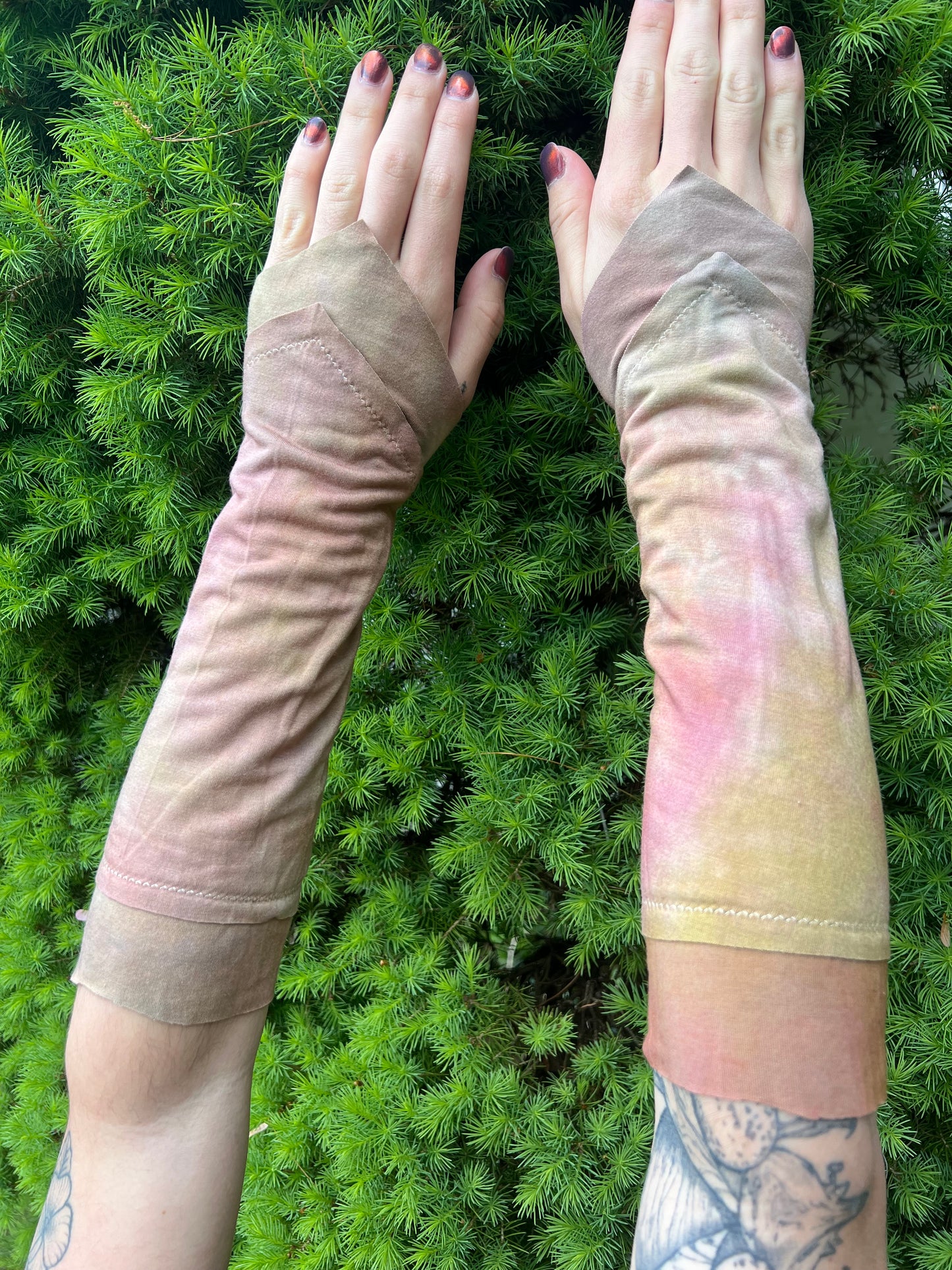 Gauntlet Armwarmers in your choice of colorway
