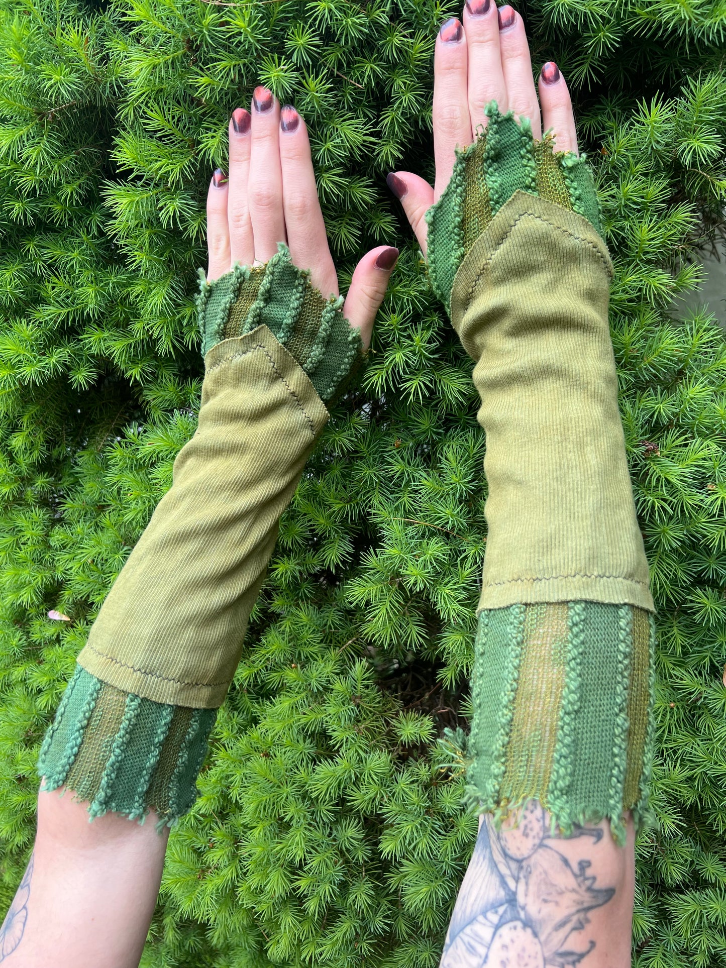 Gauntlet Armwarmers in your choice of colorway