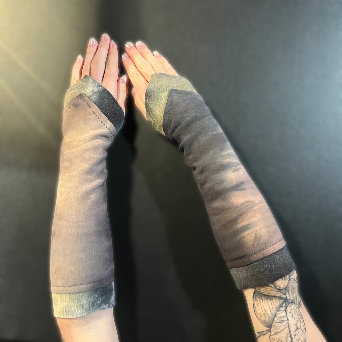 Gauntlet Armwarmers in your choice of colorway