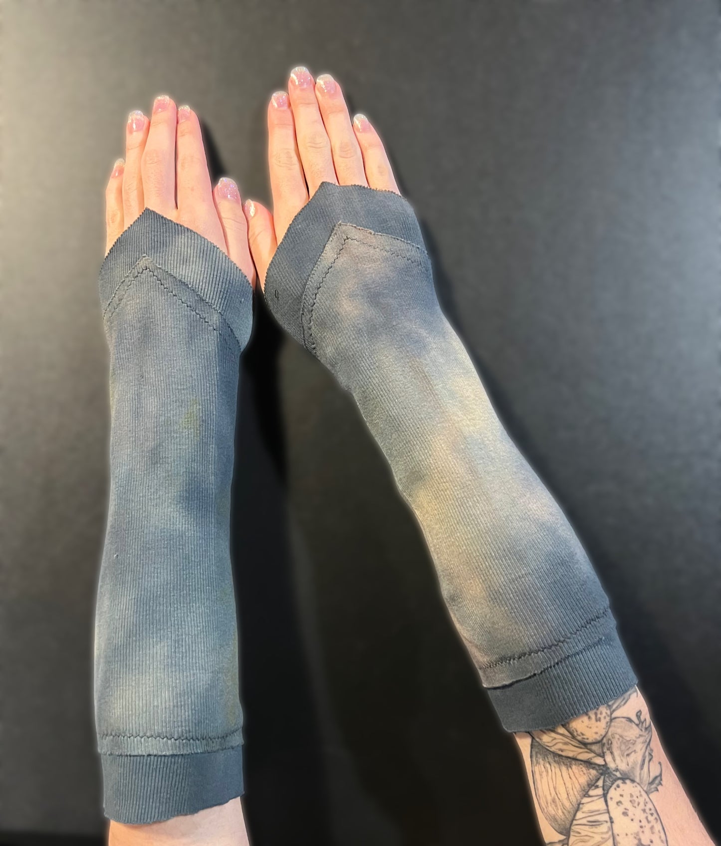 Gauntlet Armwarmers in your choice of colorway