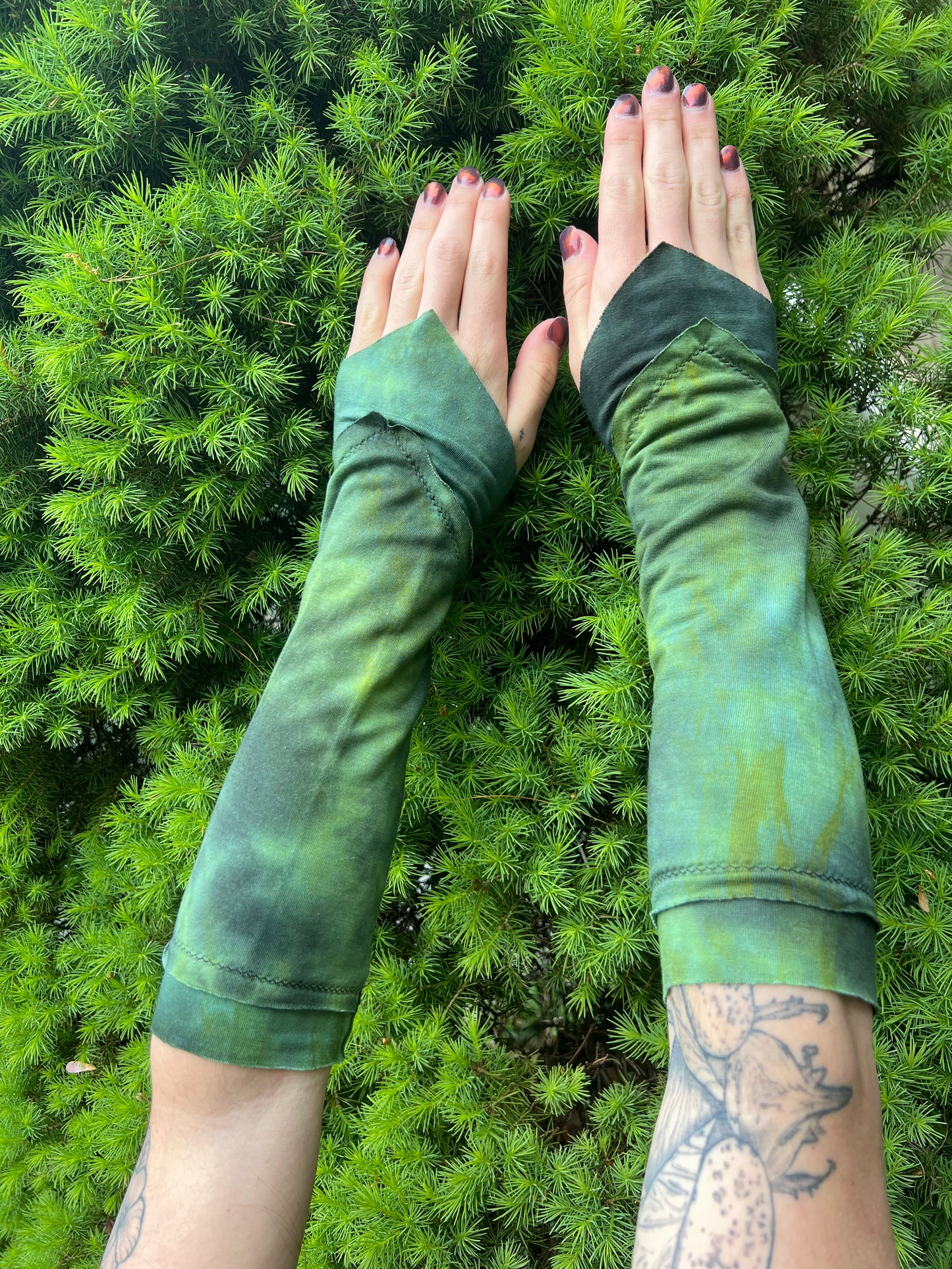 Gauntlet Armwarmers in your choice of colorway