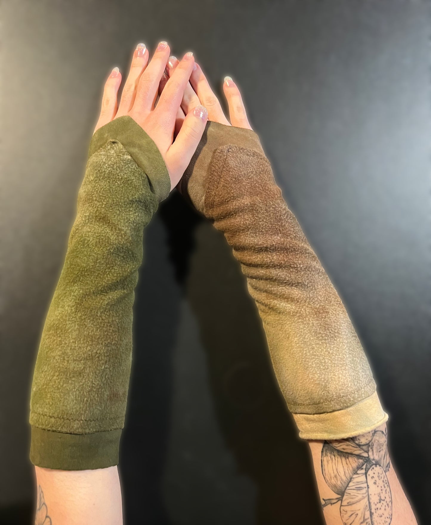 Gauntlet Armwarmers in your choice of colorway