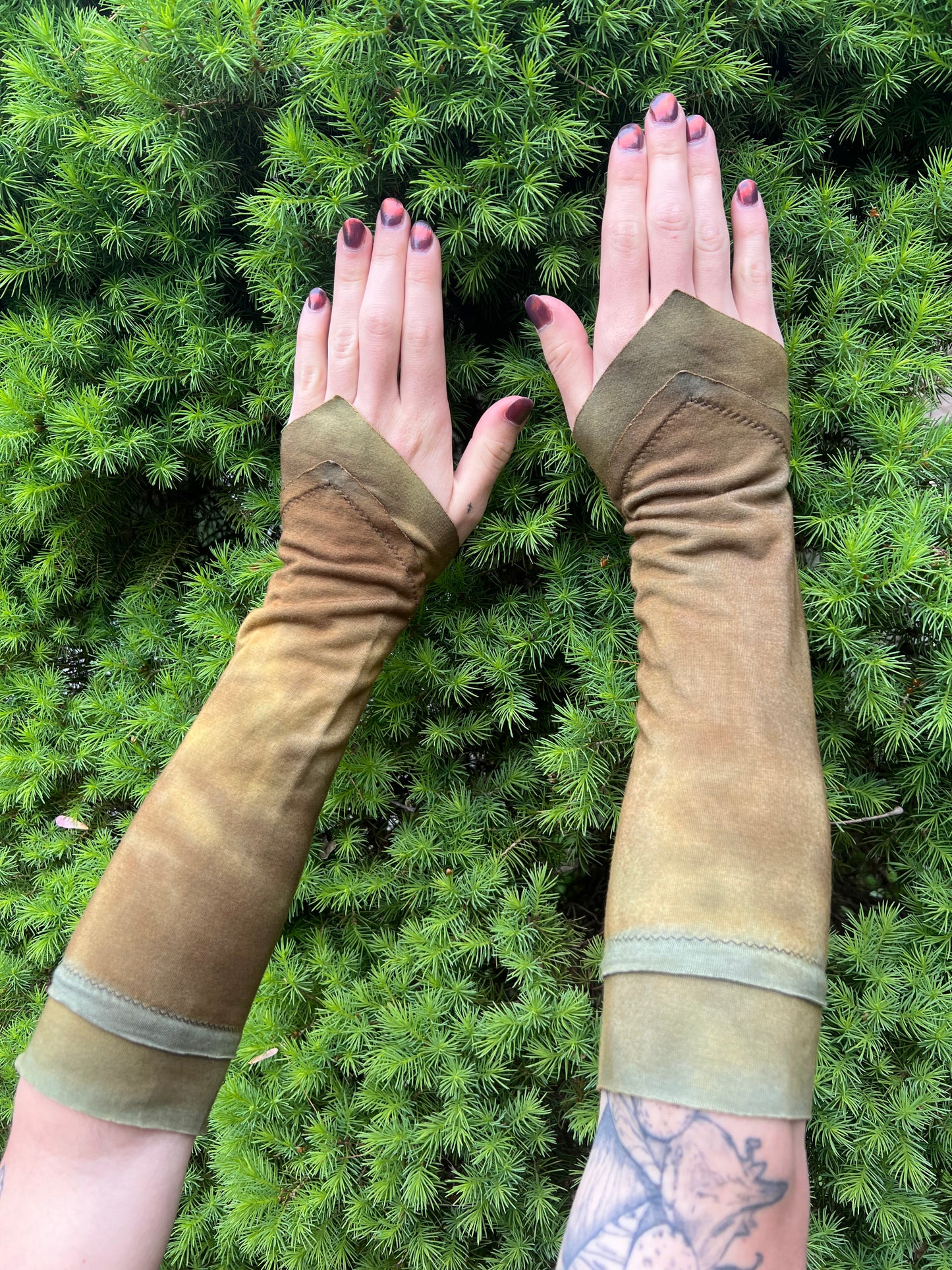 Gauntlet Armwarmers in your choice of colorway