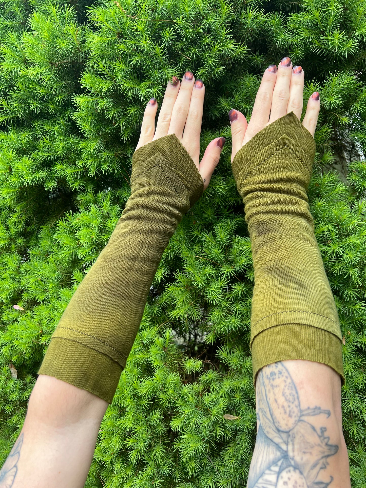 Gauntlet Armwarmers in your choice of colorway
